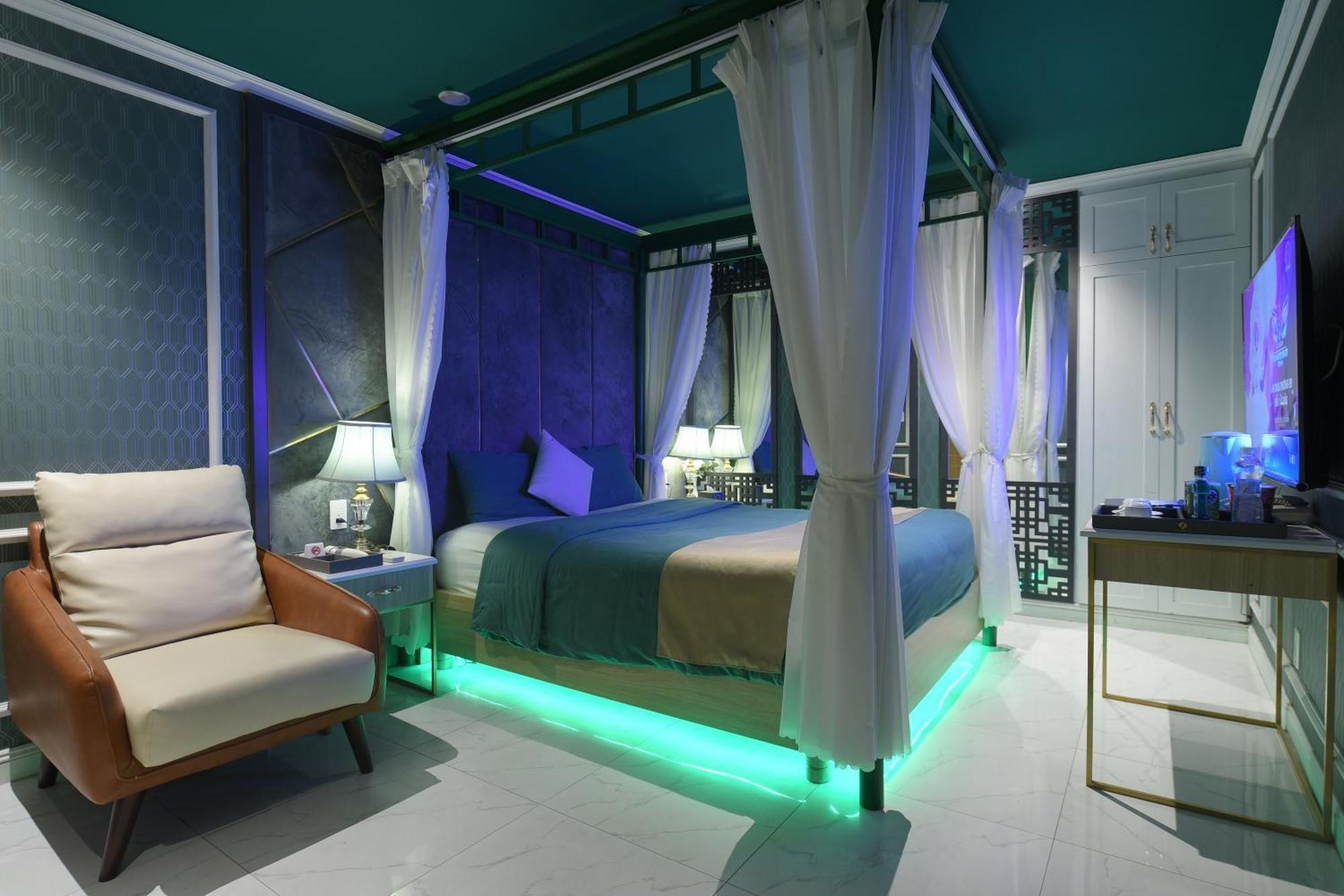 Отель Chiic House 1 - Khach San Tinh Yeu Дананг Экстерьер фото